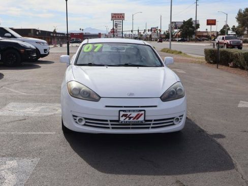 Used 2007 Hyundai Tiburon GS image 2