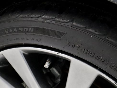 Used 2022 MAZDA MAZDA3 s image 21