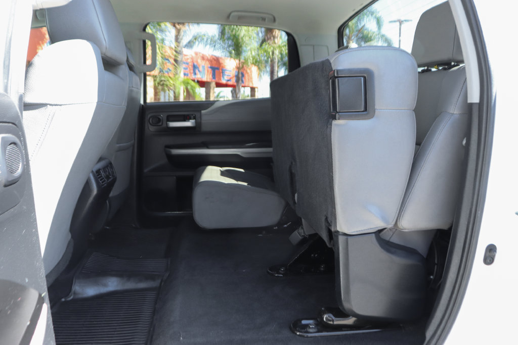 Used 2018 Toyota Tundra Limited w/ Limited Premium Package AWD/4WD image 38