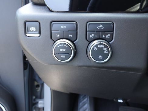 Used 2024 Chevrolet Silverado 1500 LT AWD/4WD image 50