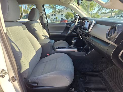 Used 2021 Toyota Tacoma SR5 RWD image 18