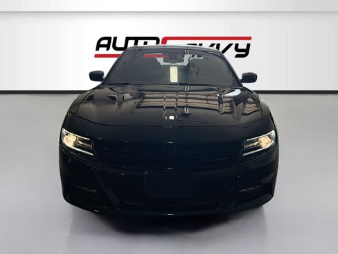 Used 2022 Dodge Charger SXT AWD/4WD image 2