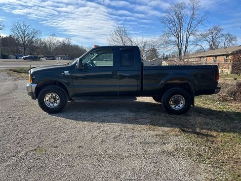 Used 2001 Ford F350 XLT image 11