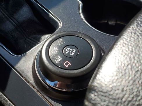 Used 2018 Ford Explorer XLT AWD/4WD image 32