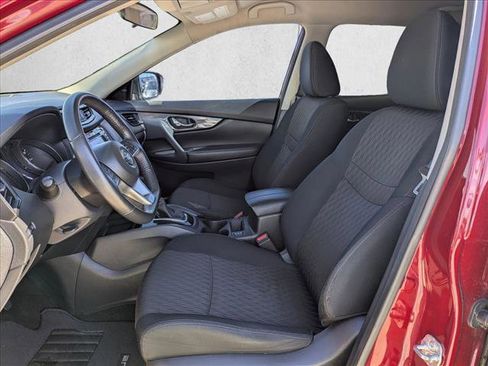 Used 2018 Nissan Rogue SV image 15