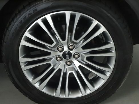 Used 2016 Lincoln MKX Reserve w/ Driver Assistance Package AWD/4WD image 41