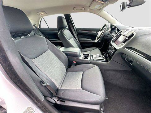 Certified 2023 Chrysler 300 Touring image 25