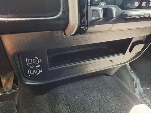 Used 2024 RAM 2500 Laramie AWD/4WD image 13
