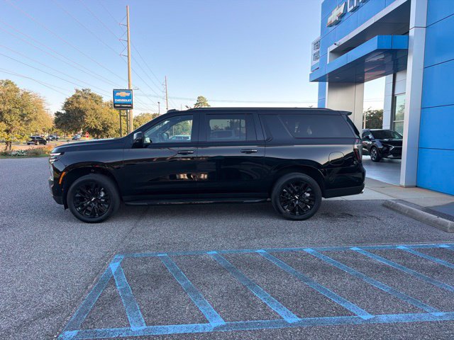 Used 2026 Chevrolet Suburban RST w/ Comfort Package RWD image 8