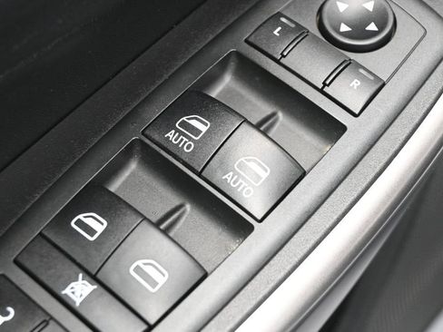 Used 2020 Jeep Cherokee Limited AWD/4WD image 15