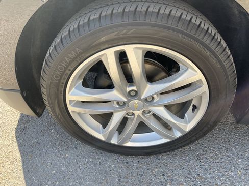 Used 2018 Chevrolet Equinox Premier image 27