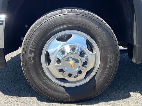 Used 2024 Chevrolet Silverado 3500 LTZ w/ LTZ Plus Package AWD/4WD image 11