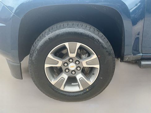 Used 2019 Chevrolet Colorado Z71 AWD/4WD image 28