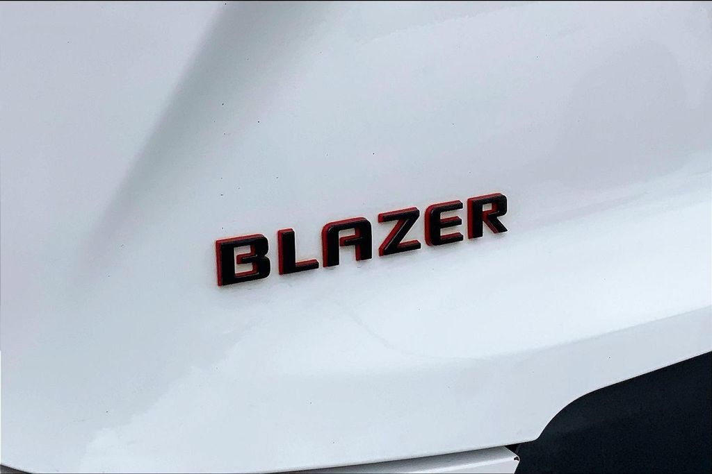 Used 2023 Chevrolet Blazer LT FWD image 8