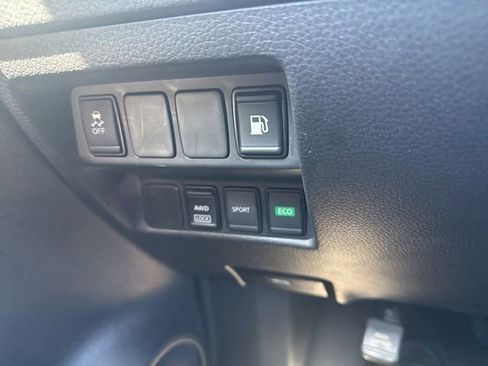 Used 2018 Nissan Rogue S AWD/4WD image 6