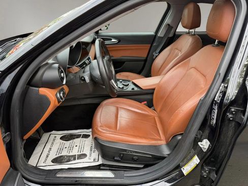 Used 2018 Alfa Romeo Giulia AWD image 9