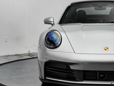Used 2025 Porsche 911 Carrera image 34