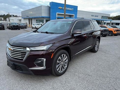 Used 2023 Chevrolet Traverse Premier image 3