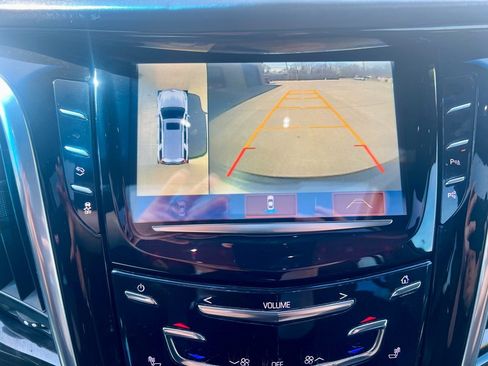 Used 2017 Cadillac Escalade ESV Platinum image 34