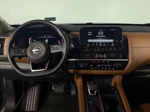 Used 2025 Nissan Pathfinder Platinum w/ Cargo Package FWD image 13