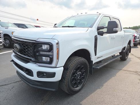 Used 2025 Ford F250 Lariat w/ Black Appearance Package AWD/4WD image 2