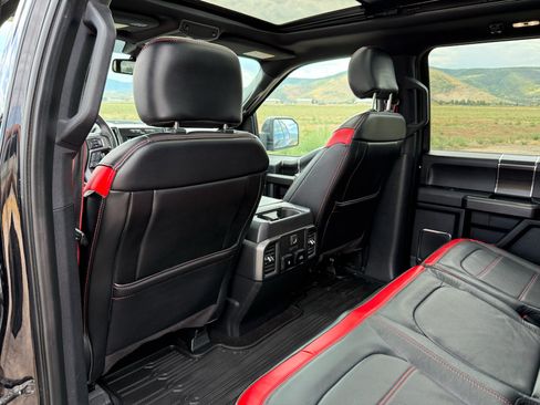 Used 2019 Ford F150 Lariat w/ Equipment Group 502A Luxury AWD/4WD image 31