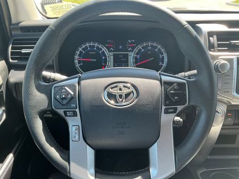 Used 2016 Toyota 4Runner SR5 RWD image 12