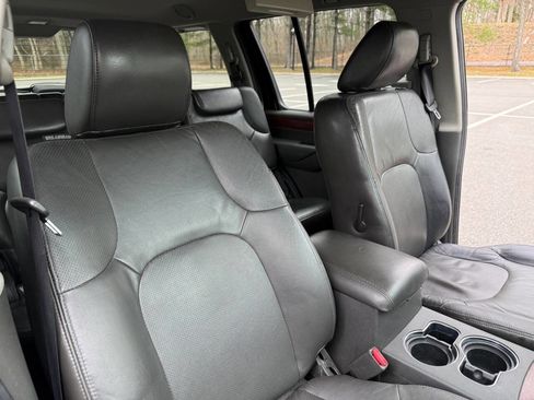 Used 2010 Nissan Pathfinder LE w/ Navigation Pkg image 21