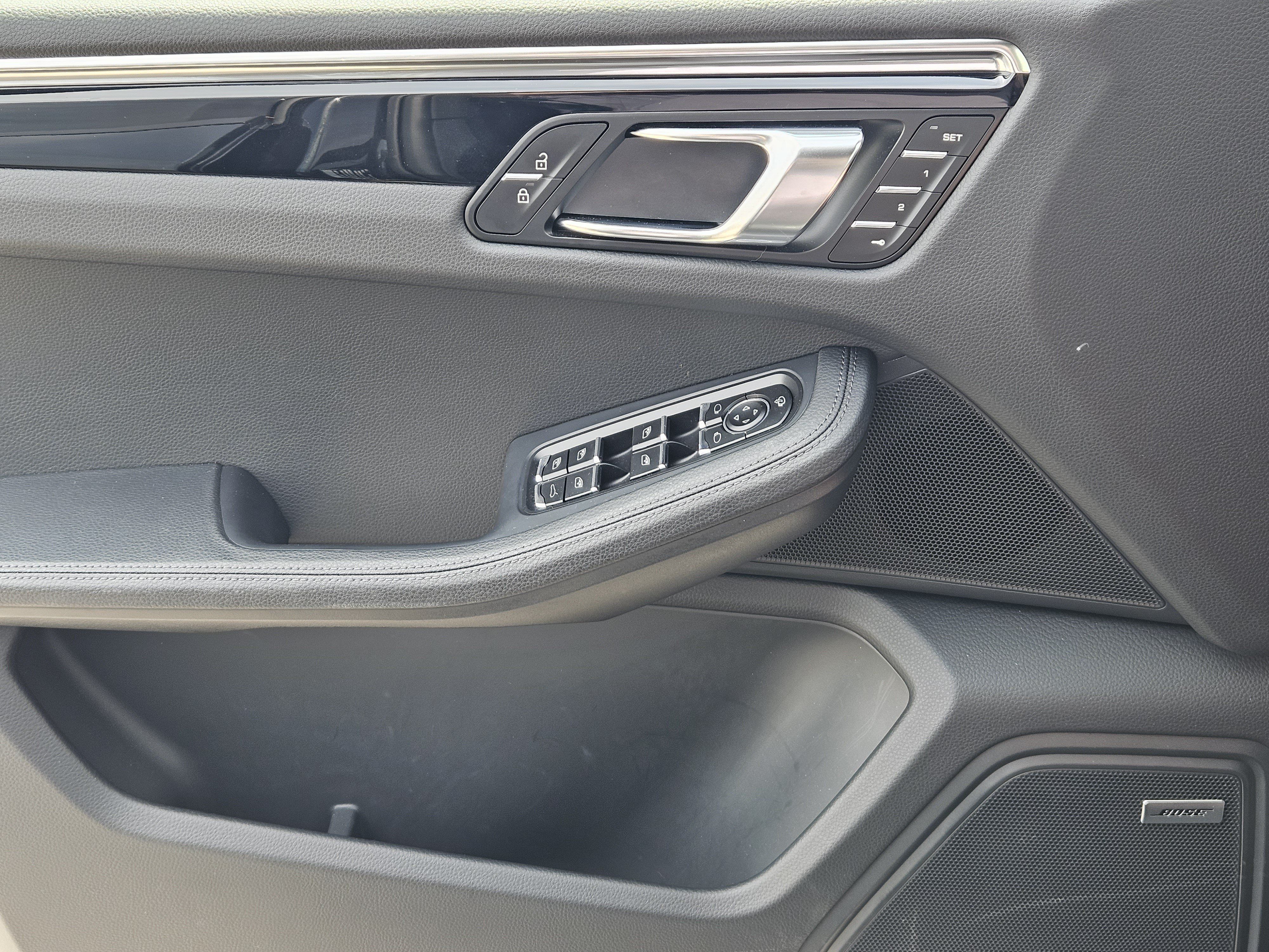 Certified 2026 Porsche Macan AWD/4WD image 22