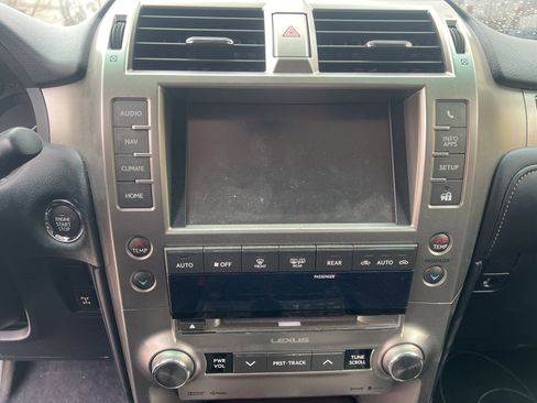 Used 2018 Lexus GX 460 Premium w/ Premium Package image 16