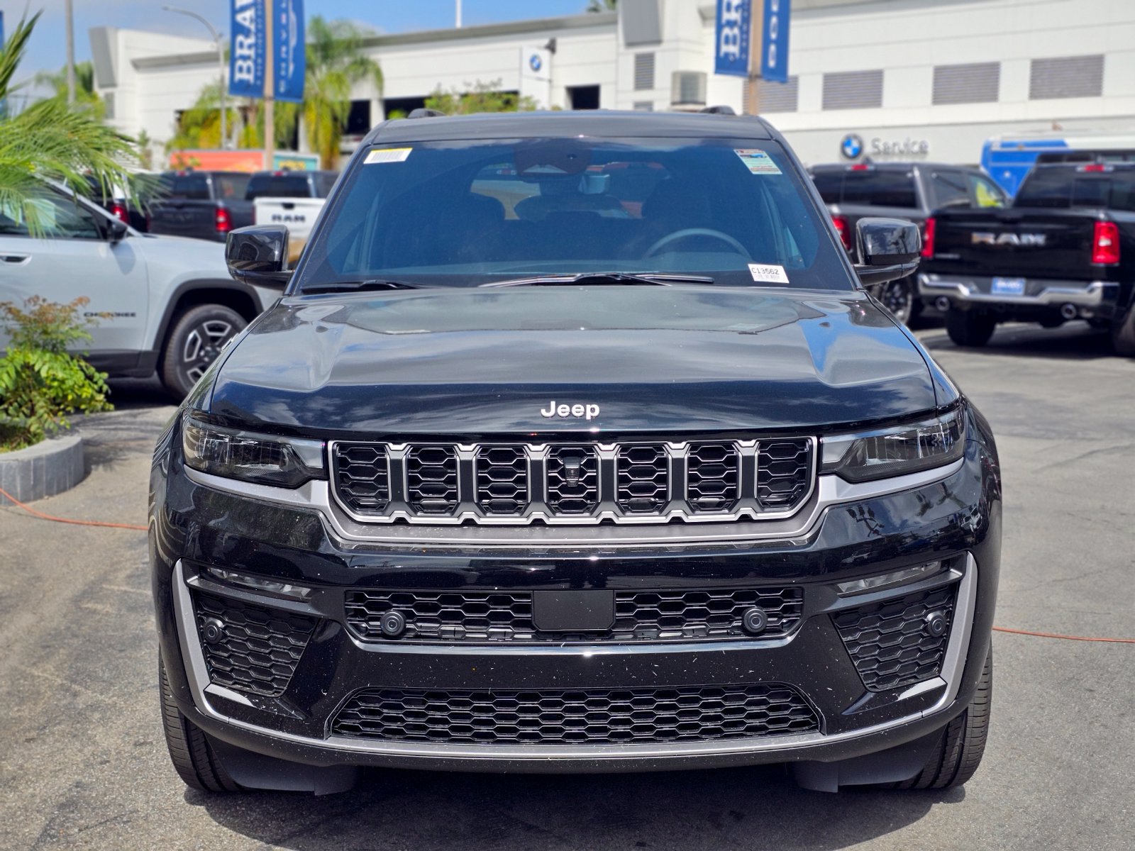 New 2027 Jeep Grand Cherokee Limited AWD/4WD image 4