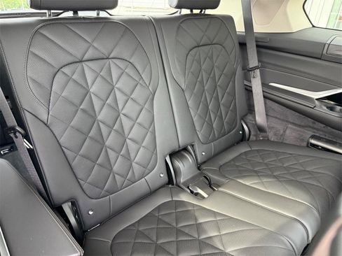 New 2025 BMW X7 xDrive40i w/ Premium Package image 5