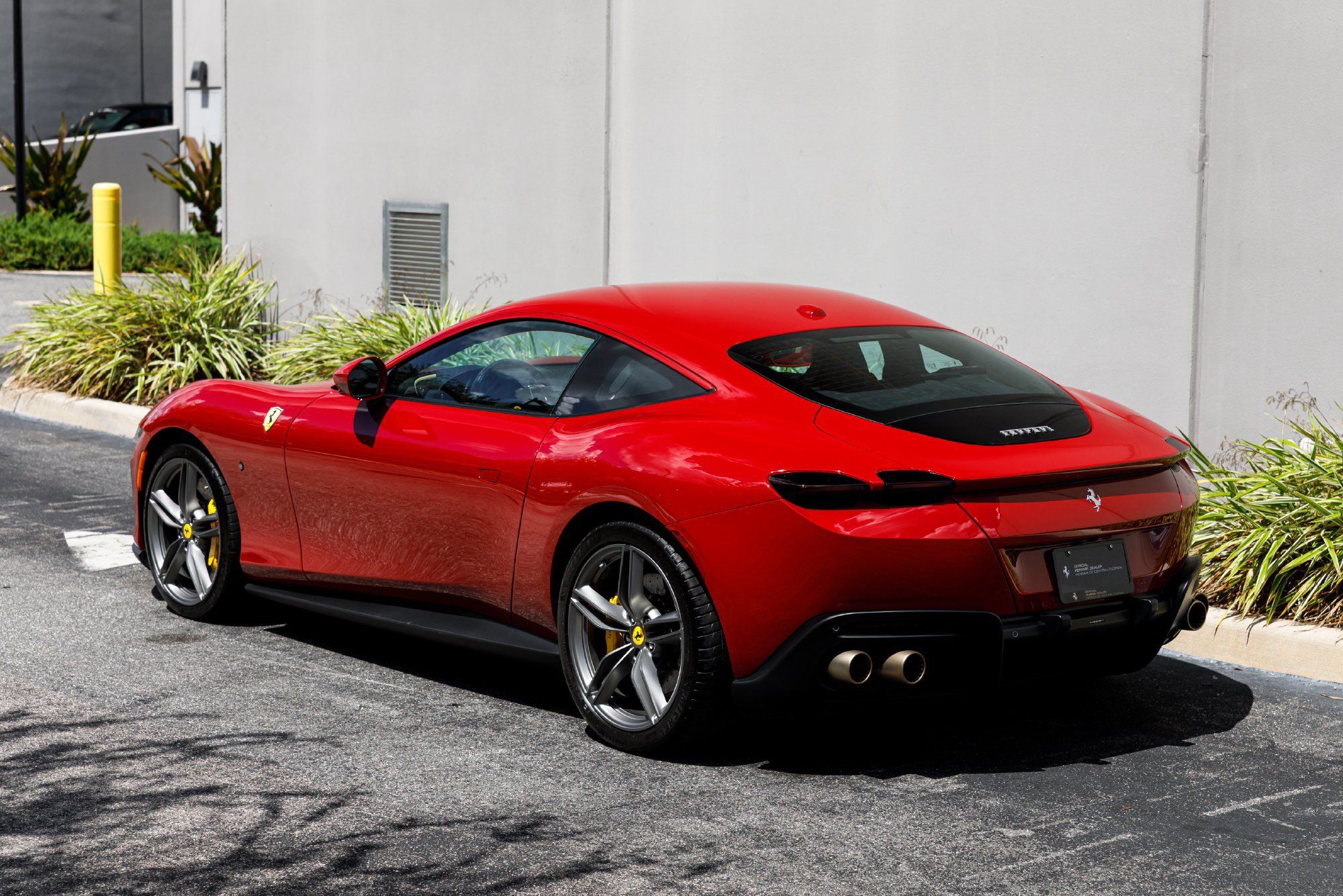 Used 2023 Ferrari Roma RWD image 5