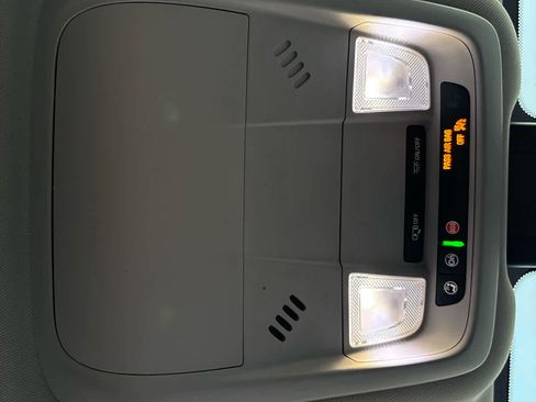 Used 2020 Chevrolet Equinox LS image 18