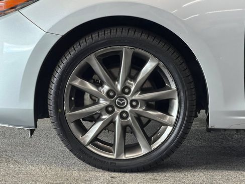 Used 2018 MAZDA MAZDA3 Grand Touring w/ Premium Equipment Package FWD image 22