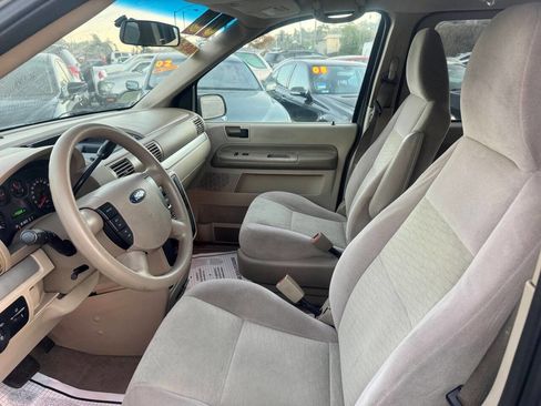 Used 2005 Ford Freestar SE image 6