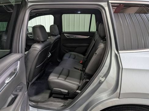 Used 2024 Cadillac XT6 Luxury w/ LPO, Floor Liner Package AWD/4WD image 10