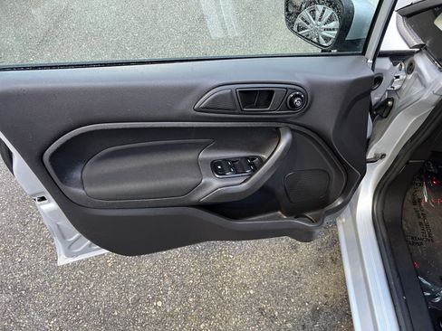 Used 2017 Ford Fiesta SE image 13