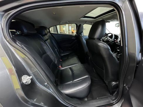 Used 2018 MAZDA MAZDA3 Touring FWD image 24
