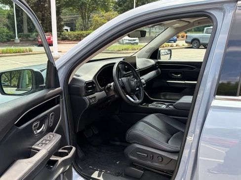 Used 2024 Honda Pilot Touring image 15