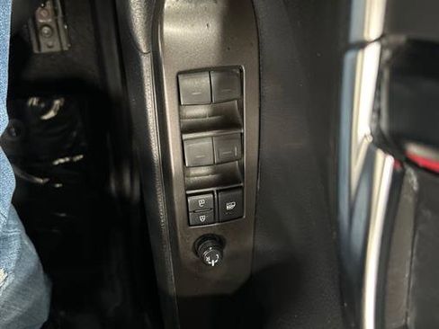 Used 2021 Toyota Camry SE image 31