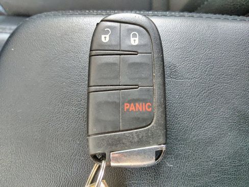 Used 2018 Jeep Compass Latitude FWD image 32