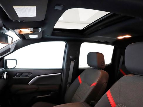 Used 2024 Chevrolet Colorado Z71 w/ Z71 Convenience Package 2 image 20