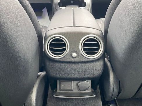 Used 2023 Mercedes-Benz E 350 4MATIC Sedan image 40