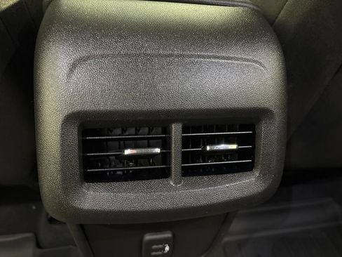 Used 2024 Chevrolet Equinox LT FWD image 31