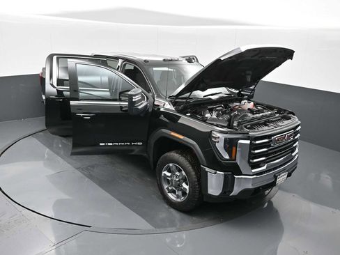 New 2025 GMC Sierra 2500 SLE w/ SLE Value Package; image 26