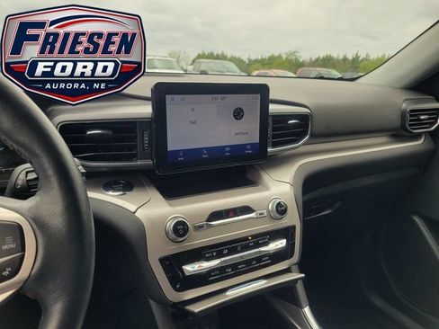 Used 2023 Ford Explorer XLT w/ Equipment Group 202A AWD/4WD image 19