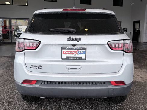 New 2026 Jeep Compass Latitude image 8