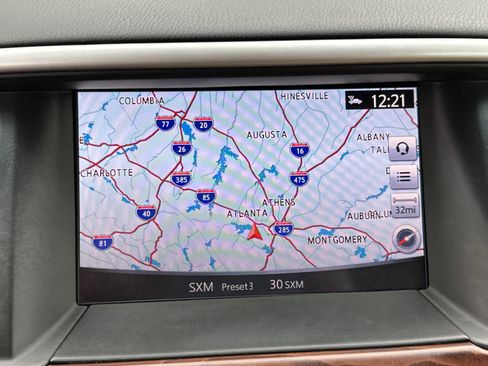 Used 2018 Nissan Pathfinder Platinum image 32