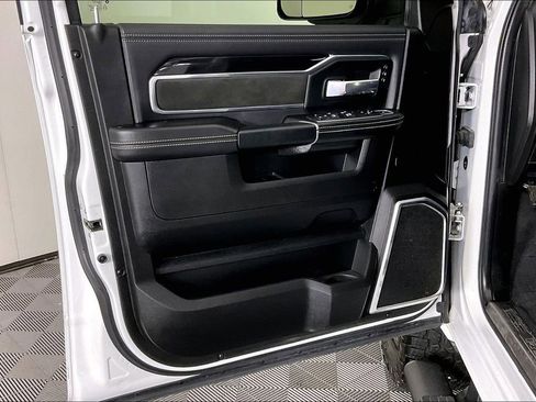 Used 2021 RAM 2500 Laramie w/ Night Edition image 24